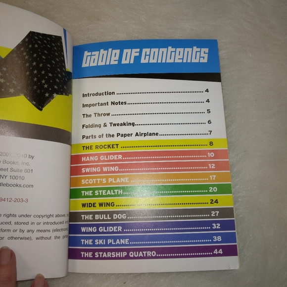 BOOK Paper Planes by Brandon Hansen and Kris Lightfoot - Picture 2 of 6